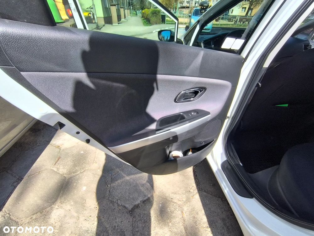 Kia Ceed 1.6 GDI L Business Line - 28