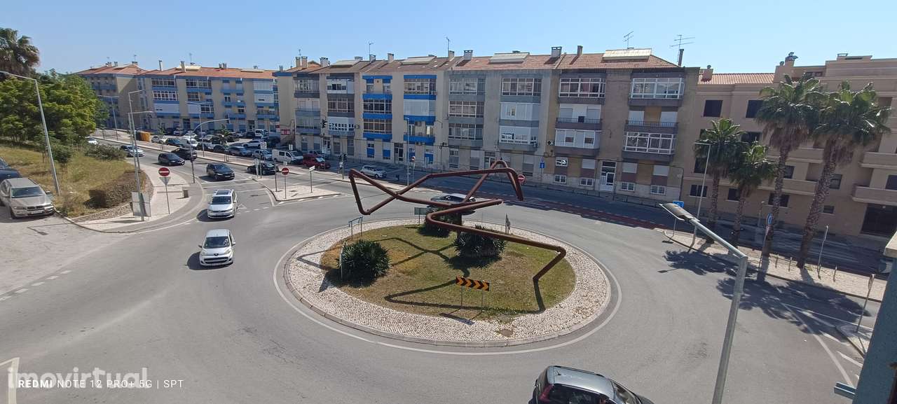 T1 com ar condicionado, cozinha separada e localização privilegiada - Grande imagem: 2/9