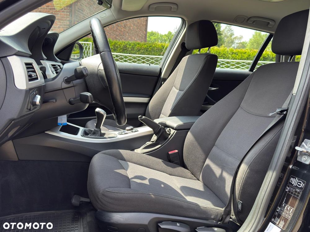 BMW Seria 3 320d - 12