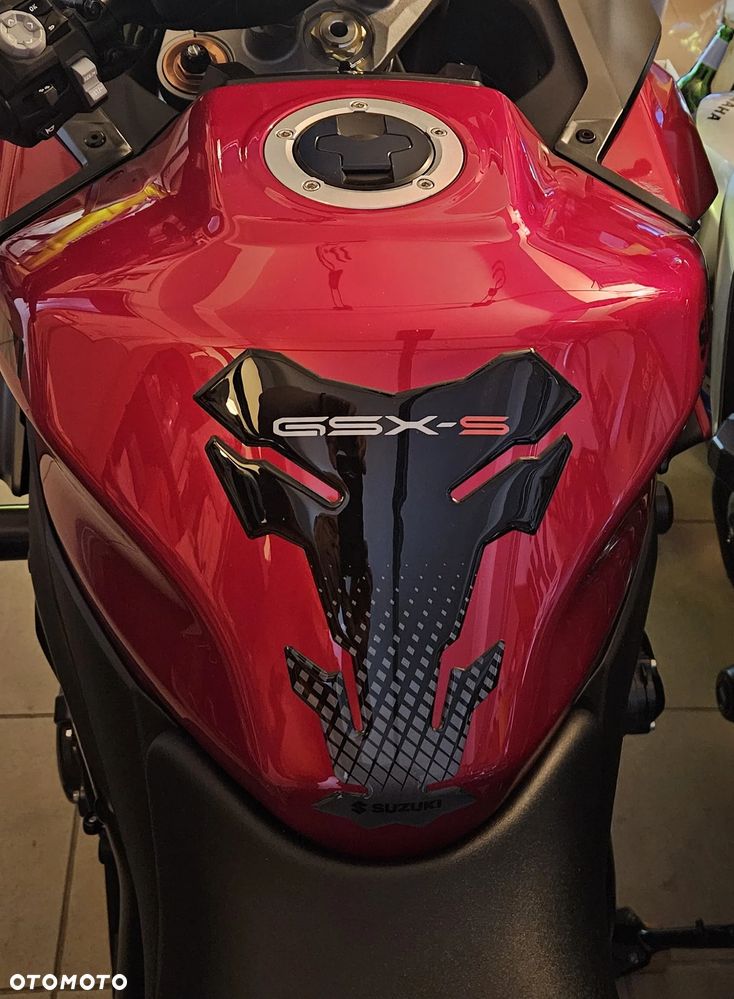 Suzuki GSX 1000 - 7
