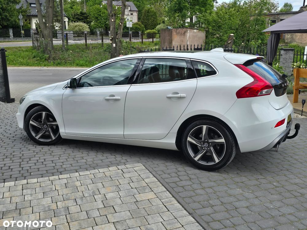 Volvo V40 D2 R Design - 17