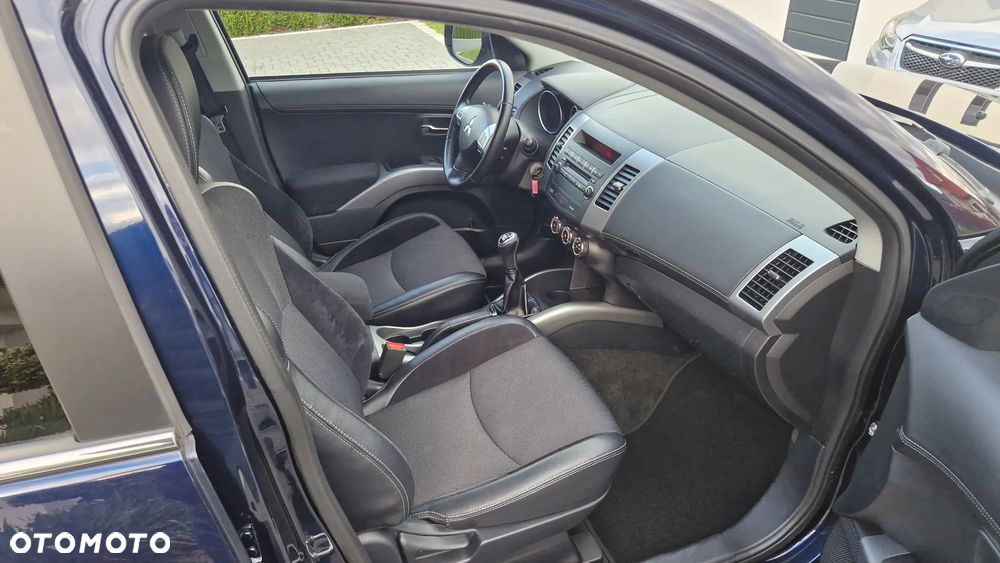 Mitsubishi Outlander 2.0 Intense 2WD - 9