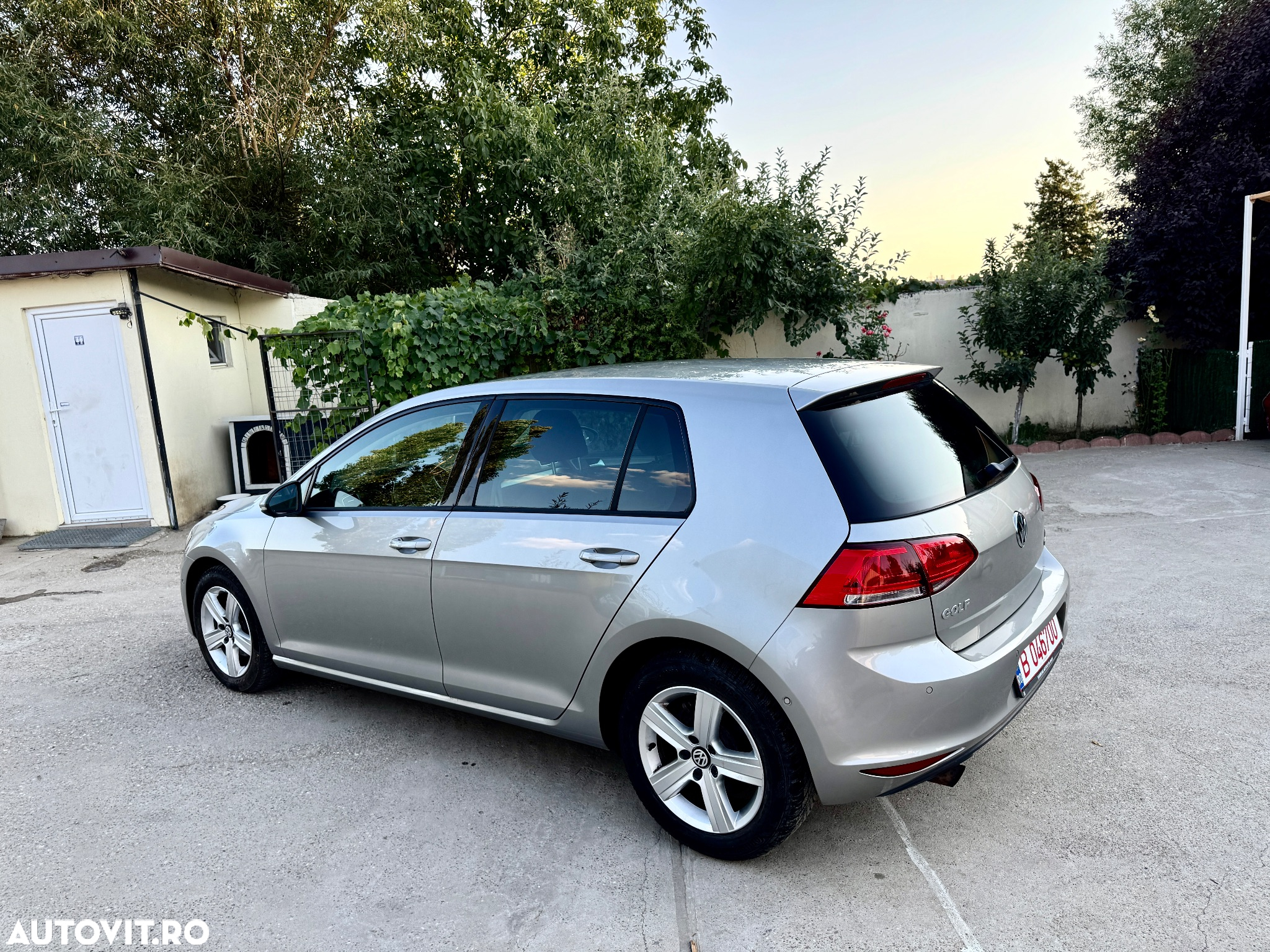 Volkswagen Golf 1.2 TSI BlueMotion Technology Comfortline - 2