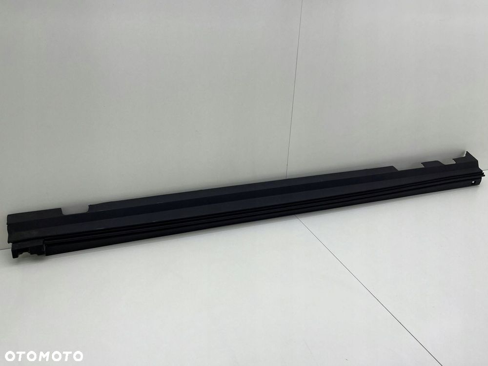 VOLVO XC40 NAKŁADKA LISTWA PROGOWA PRAWA 31448224 - 1