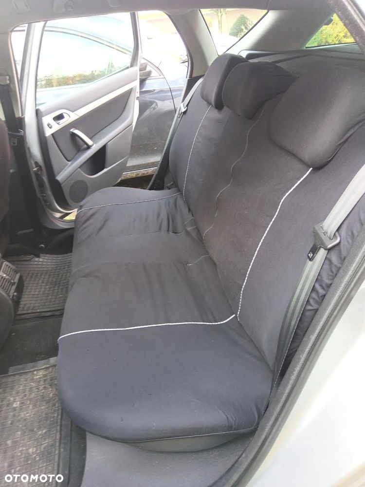 Peugeot 407 2.0 HDI Presence n.gama - 17