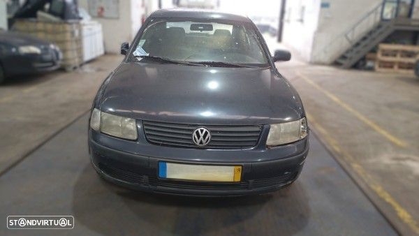 Para Peças Volkswagen Passat (3B2) - 2