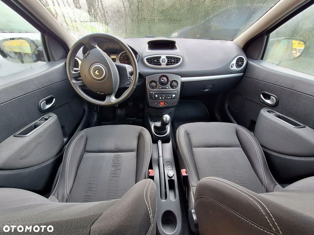Renault Clio 1.2 16V 75 Dynamique - 12