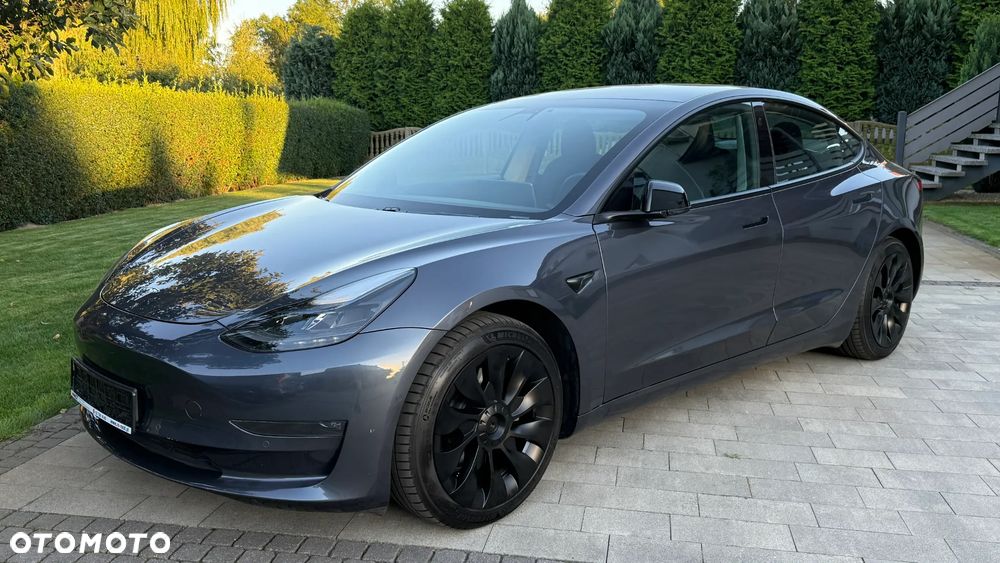 Tesla Model 3 Langstreckenbatterie Allradantrieb Dual Motor - 1