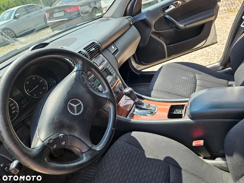 Mercedes-Benz Klasa C 220 CDI Automatik Avantgarde - 13