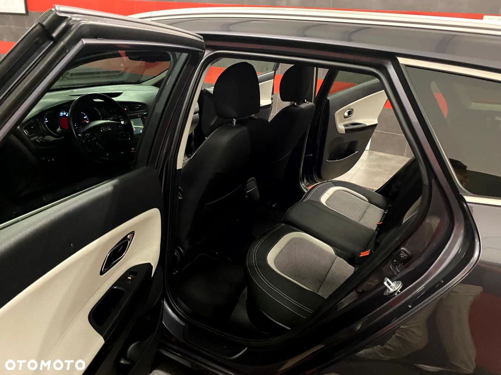 Kia Ceed 1.6 GDI L Business Line - 18