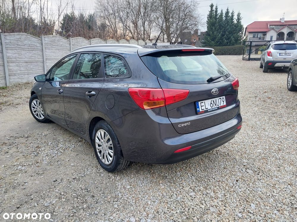Kia Ceed - 13