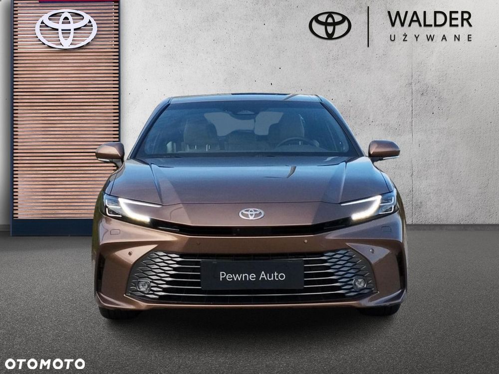 Toyota Camry - 10