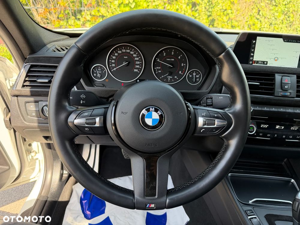 BMW Seria 3 320d xDrive M Sport - 26