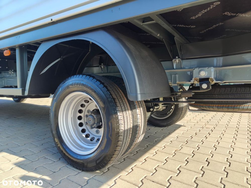 Mercedes-Benz Sprinter - 16