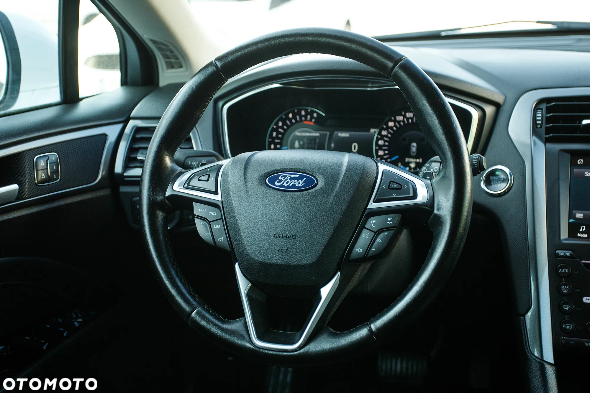 Ford Mondeo 2.0 EcoBlue Titanium - 23