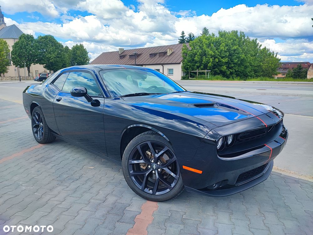 Dodge Challenger - 12