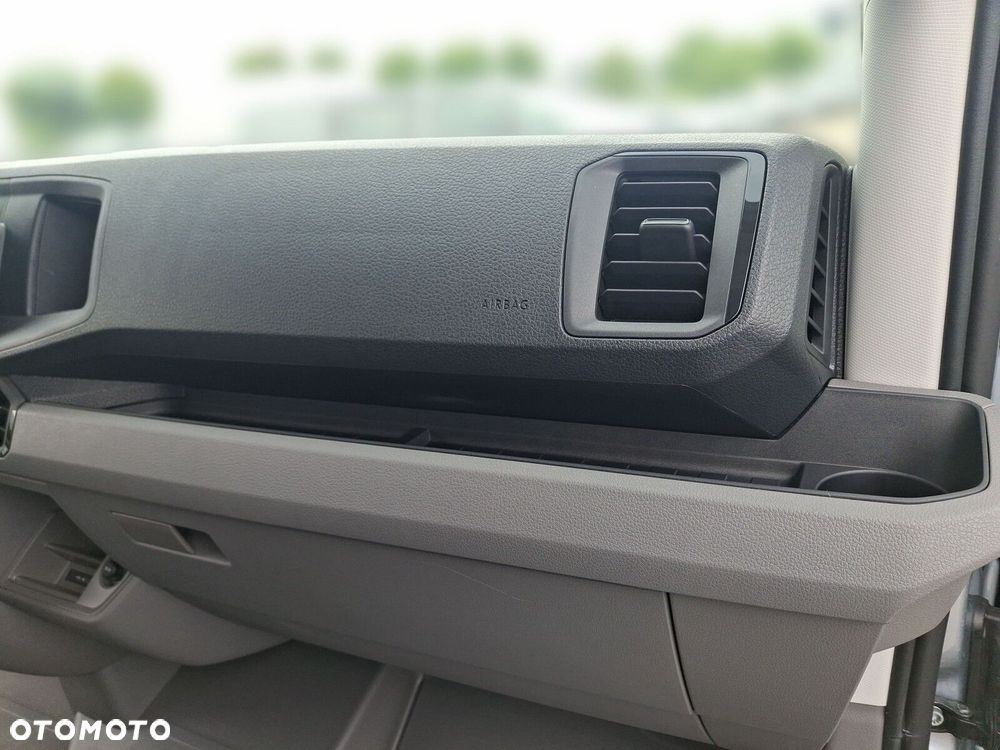 Volkswagen Crafter Furgon 4490 - 38