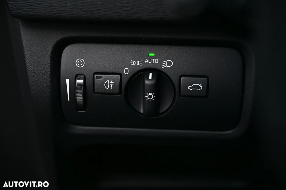 Volvo V40 D3 Geartronic Momentum - 17