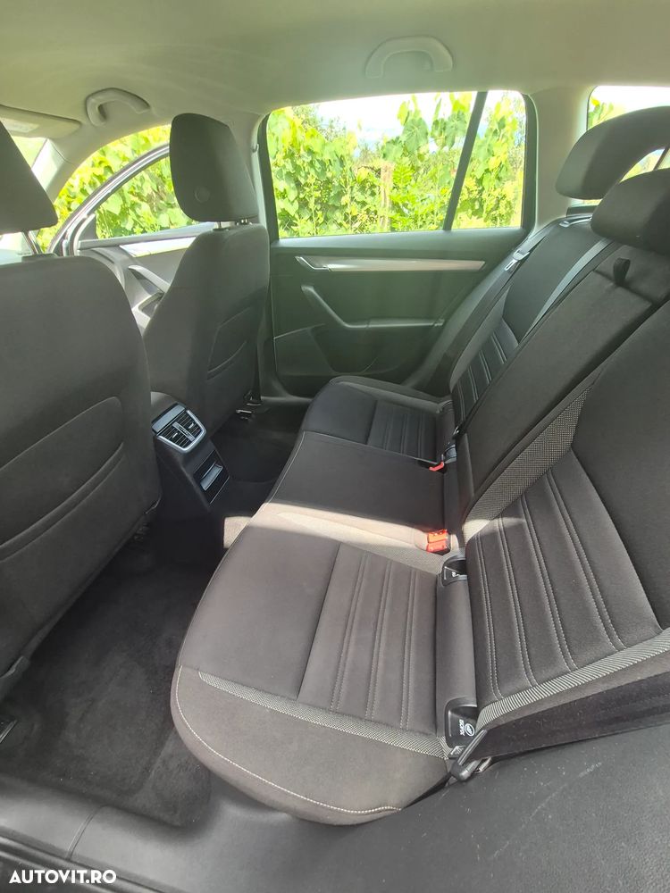 Skoda Octavia 1.6 TDI DSG Ambition - 19