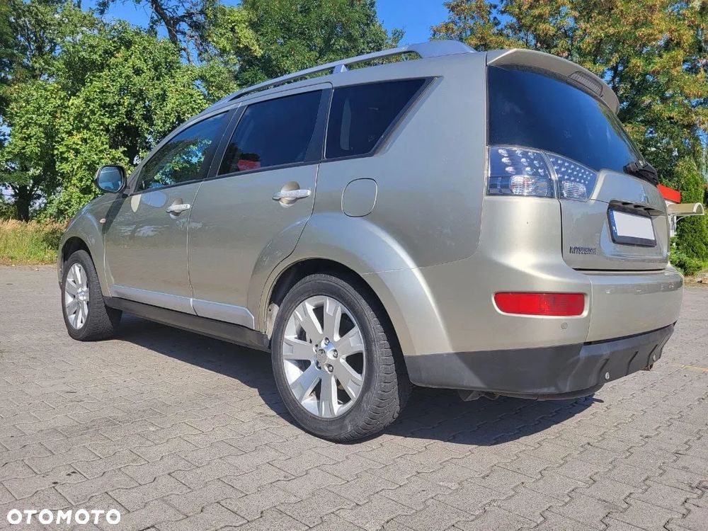 Mitsubishi Outlander 2.4 Instyle CVT - 9