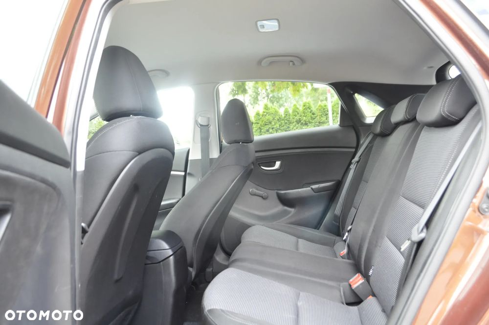 Hyundai i30 1.4 Comfort - 4