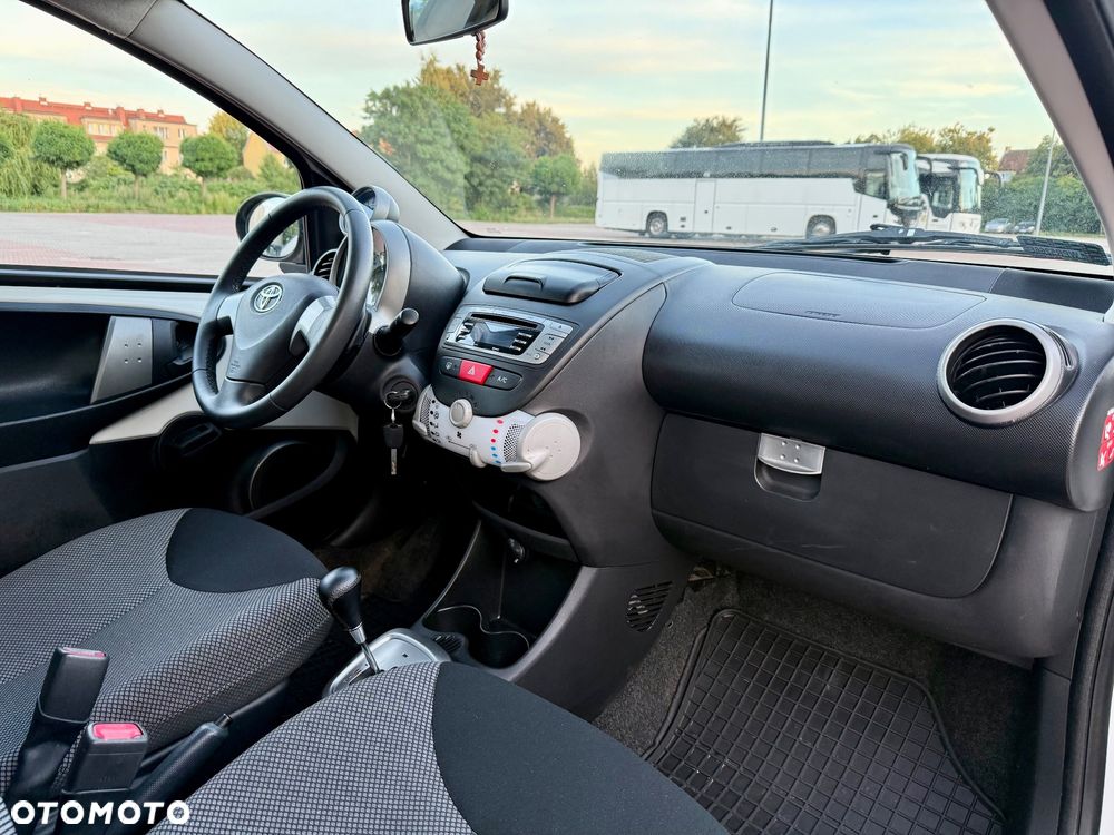 Toyota Aygo Multi Mode Connect - 16