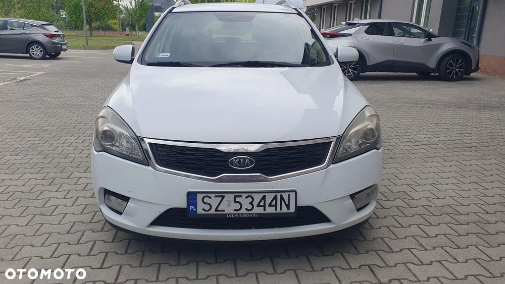 Kia Ceed - 16