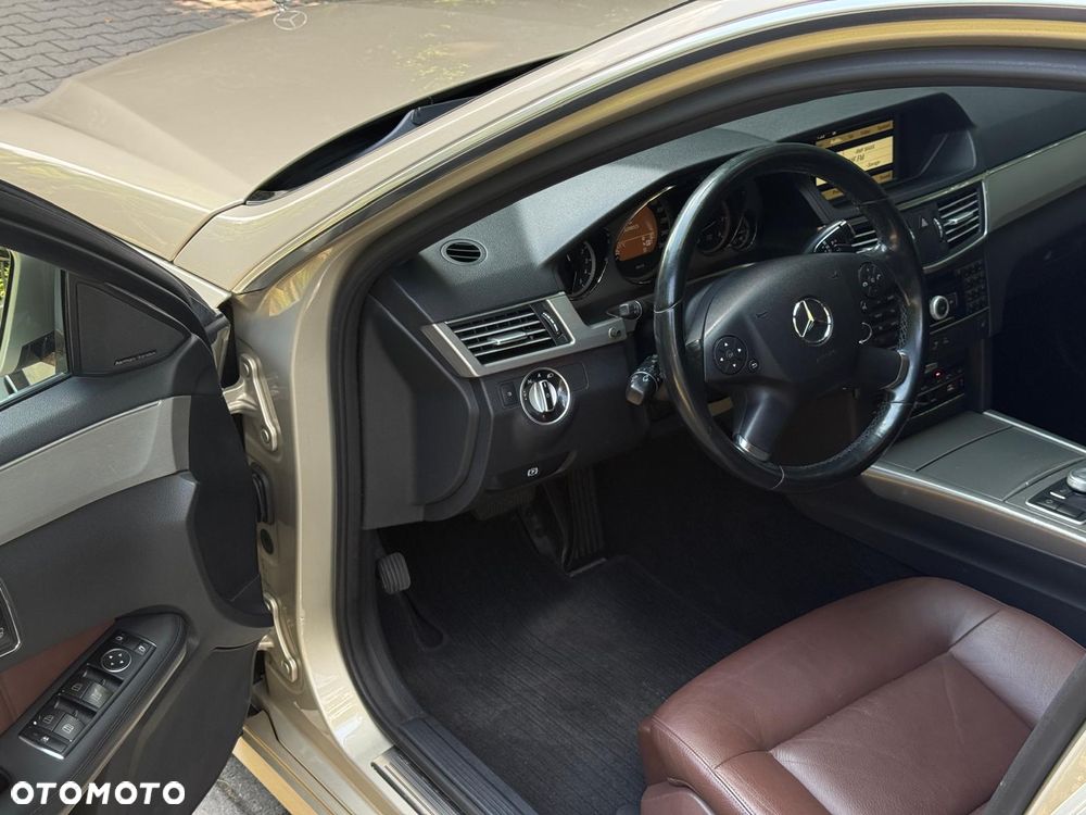 Mercedes-Benz Klasa E 350 CDI DPF 4Matic BlueEFFICIENCY 7G-TRONIC Avantgarde - 11