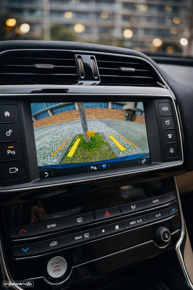 Jaguar XE 20d Aut. Prestige - 38