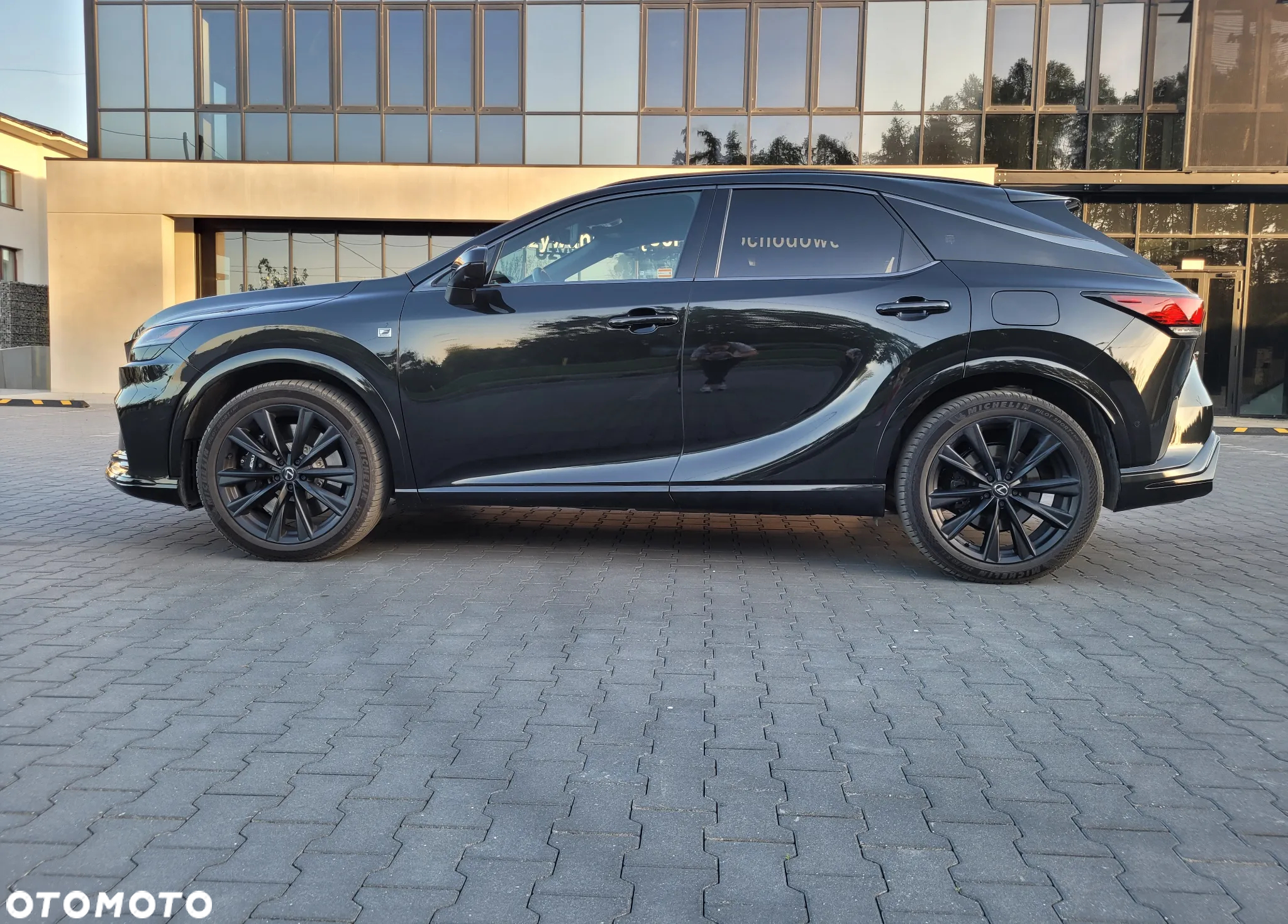 Lexus RX 500h F Sport - 17