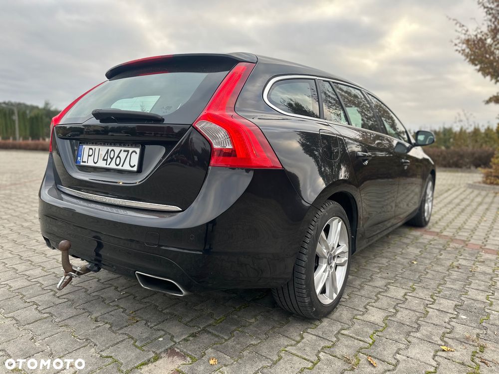 Volvo V60 D6 AWD Plug-in Hybrid Summum - 26