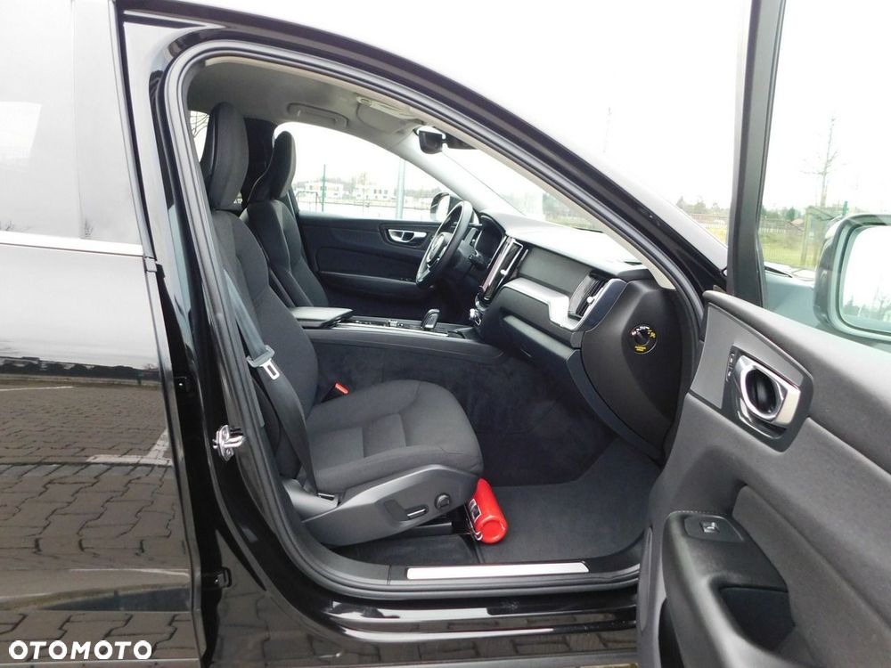 Volvo XC 60 B4 D Momentum Pro - 8