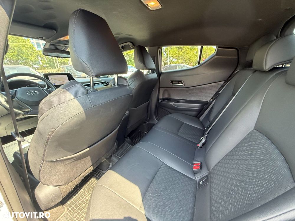 Toyota C-HR 2.0 HSD 184 CP 4x2 CVT Classy Bi-Tone - 15