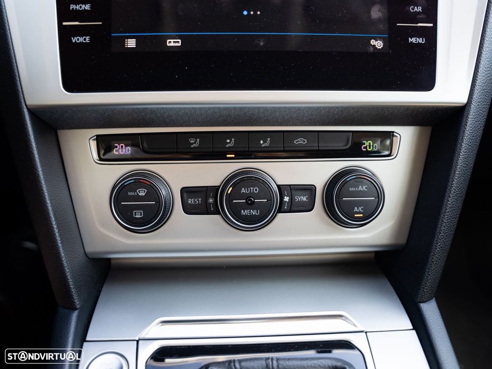 VW Passat Variant 2.0 TDI Confortline DSG - 39