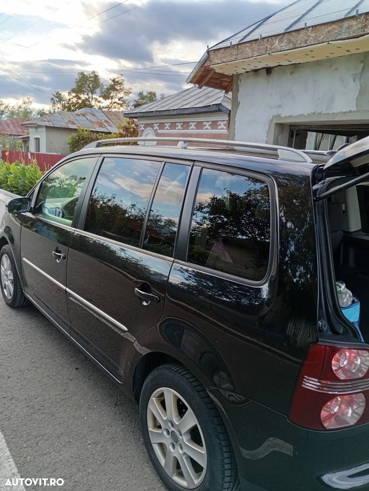 Volkswagen Touran 2.0 TDI DPF Trendline - 9