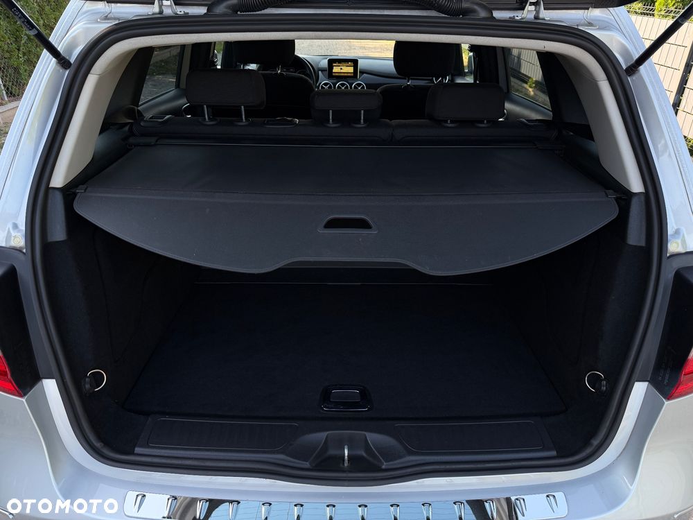 Mercedes-Benz Klasa B 180 BlueEFFICIENCY Edition - 18