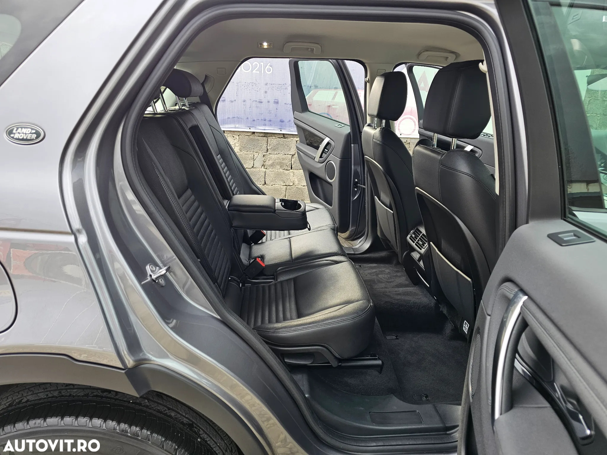 Land Rover Discovery Sport 2.0 D180 MHEV SE - 32