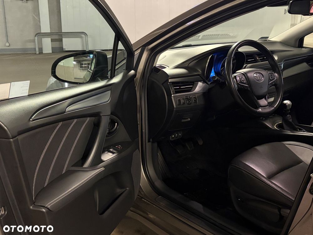 Toyota Avensis 2.0 D-4D Premium - 28
