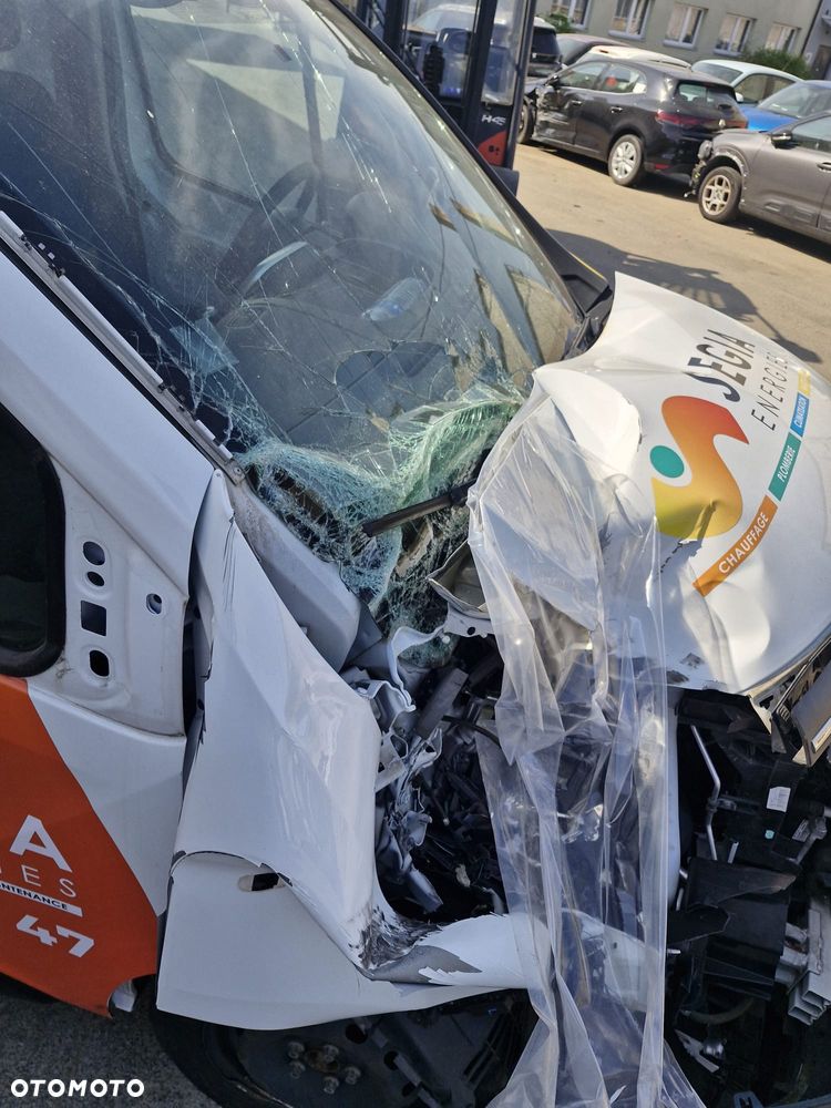 Renault TRAFIC - 16