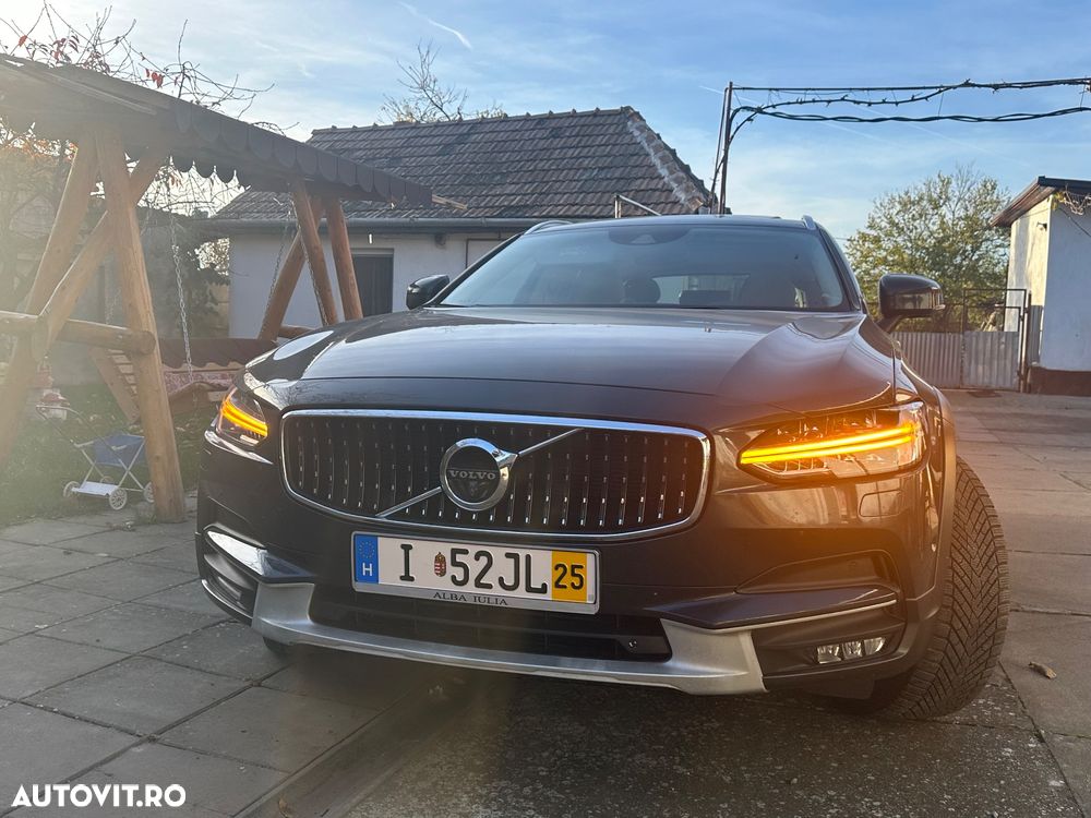 Volvo V90 Cross Country D4 AWD Geartronic - 2