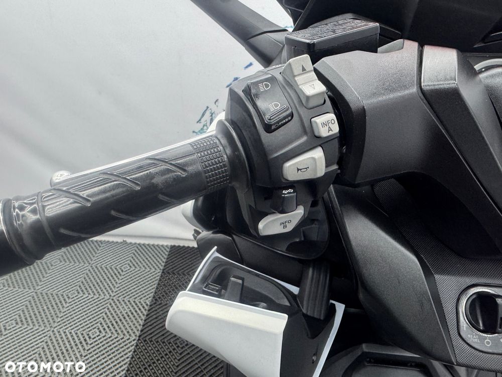 Honda NSS - 22