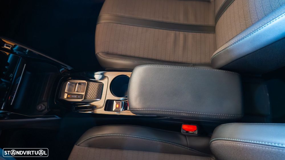 Peugeot 2008 1.2 PureTech Allure Pack EAT8 - 19