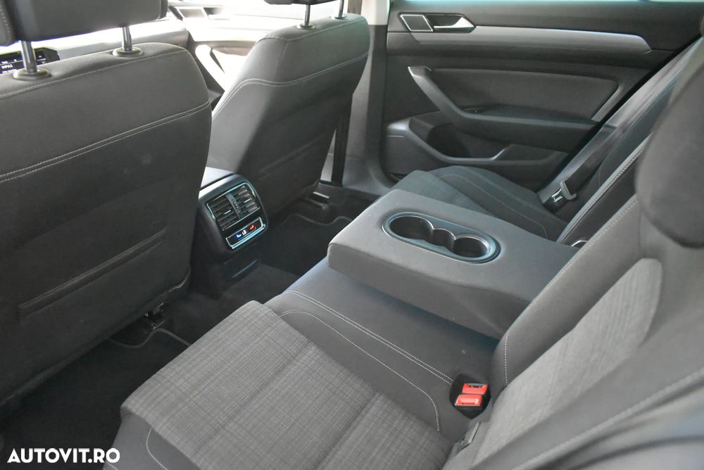 Volkswagen Passat 2.0 TDI DSG Comfortline - 21