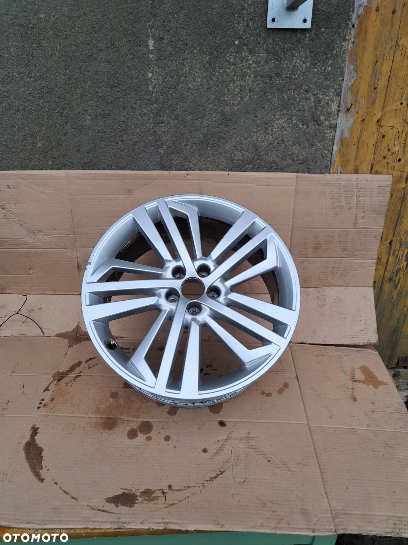 Felga Aluminiowa Audi Q5 Q-5 II FY E 8.0Jx20H2 ET 39 80A601025L - 1