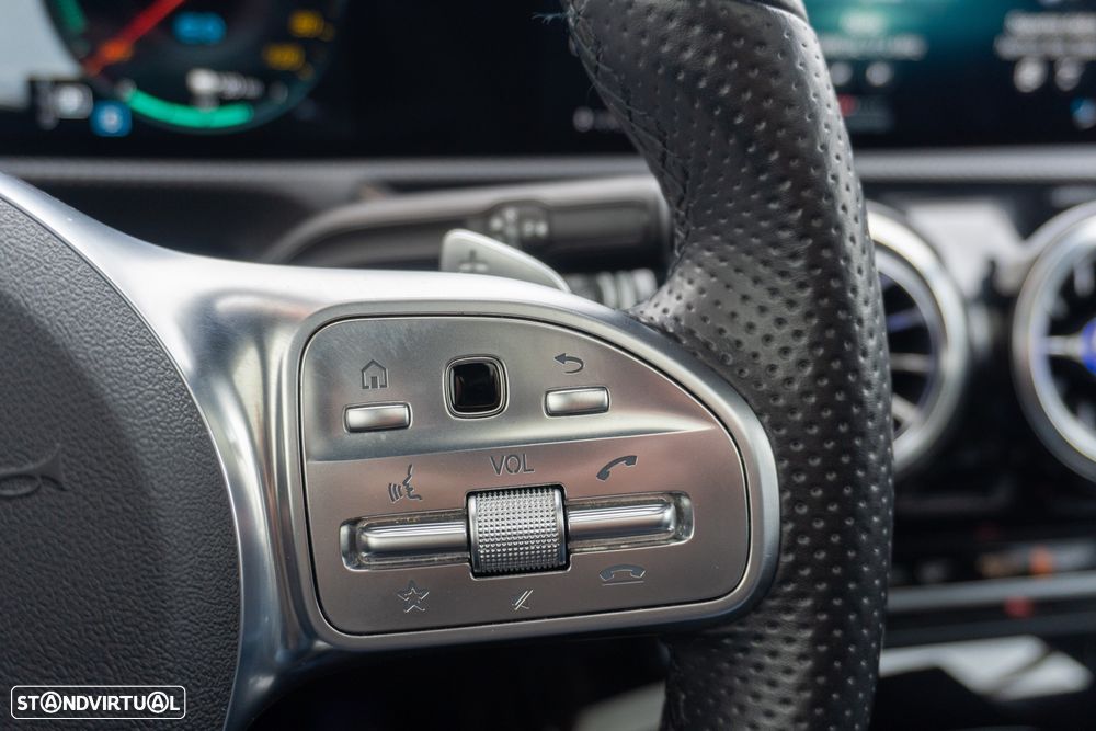 Mercedes-Benz A 250 e 8G-DCT Edition AMG Line - 24