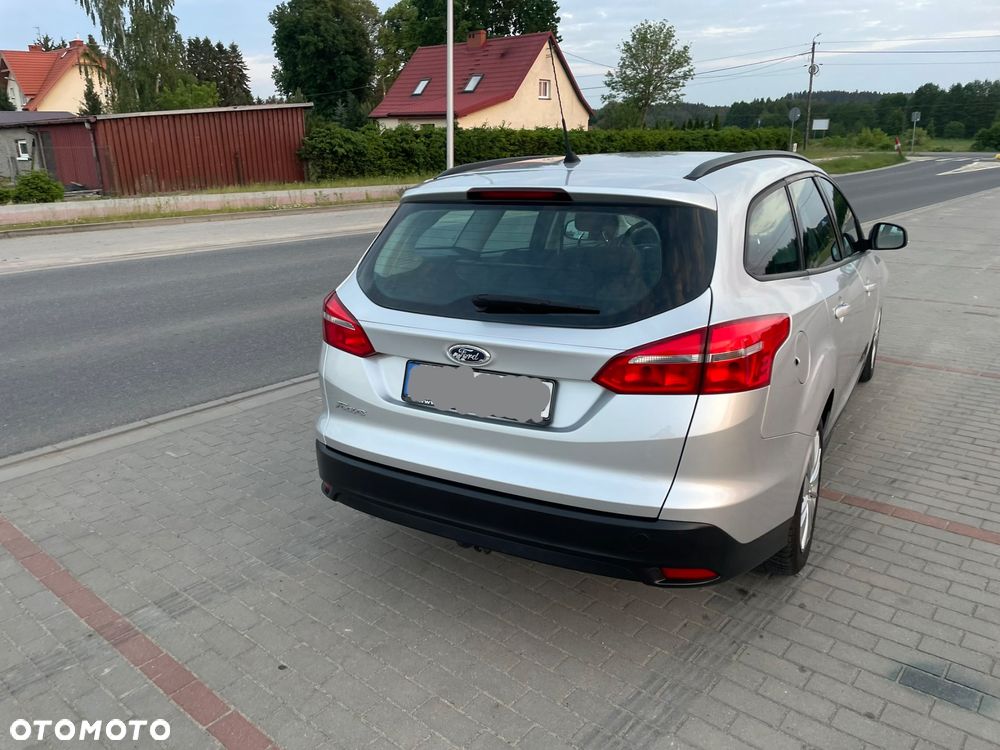 Ford Focus SW - 25