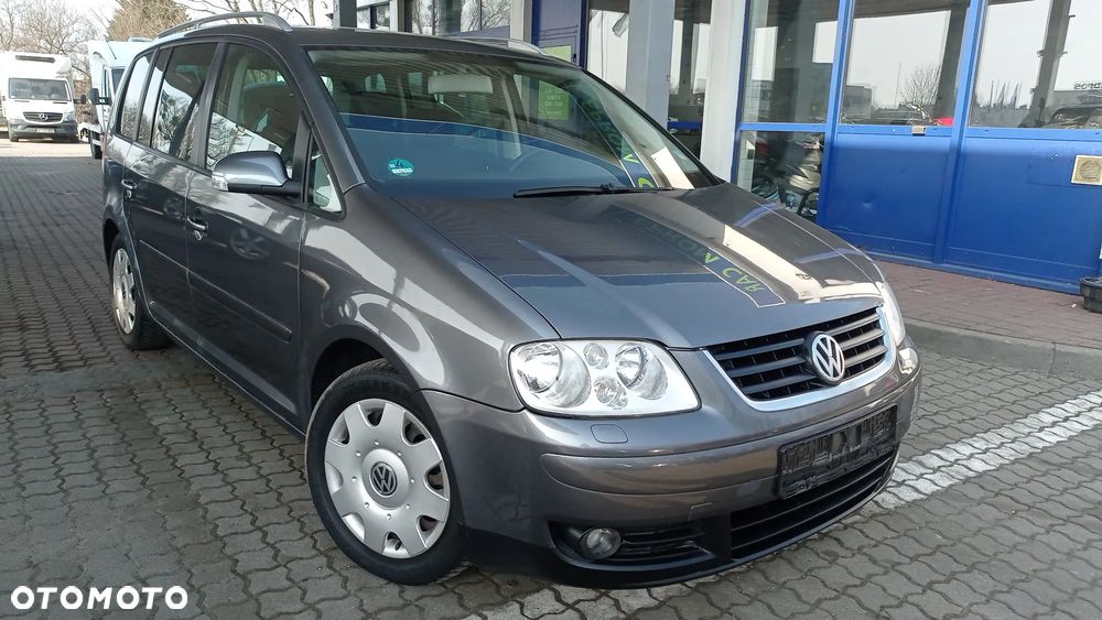 Volkswagen Touran 1.6 FSI Trendline - 24