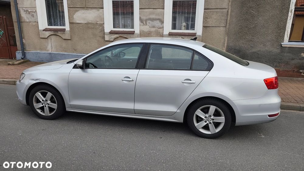Volkswagen Jetta 1.6 TDI Comfortline - 2