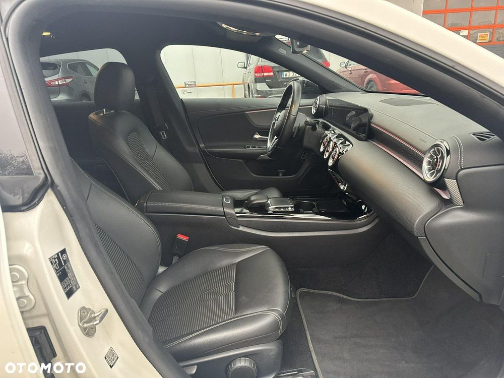 Mercedes-Benz CLA - 22