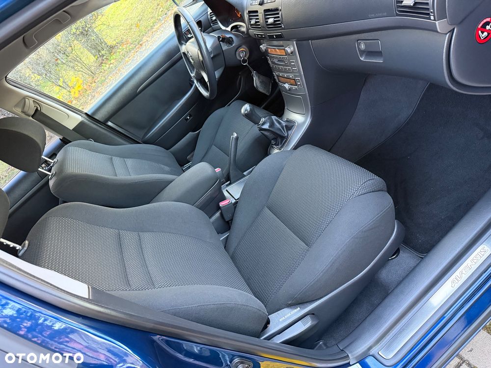 Toyota Avensis - 26
